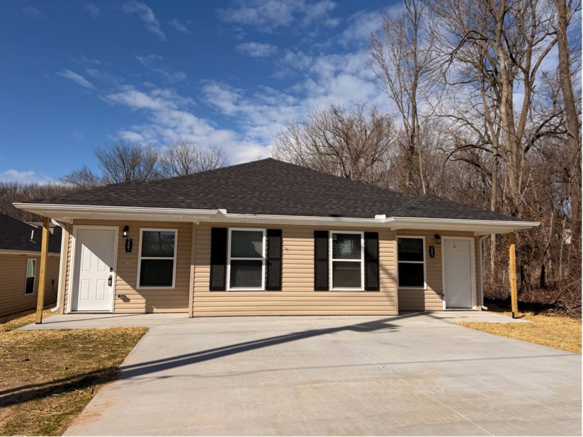 Apartment for rent at 285-287 S 4th St, Oronogo, MO 64855