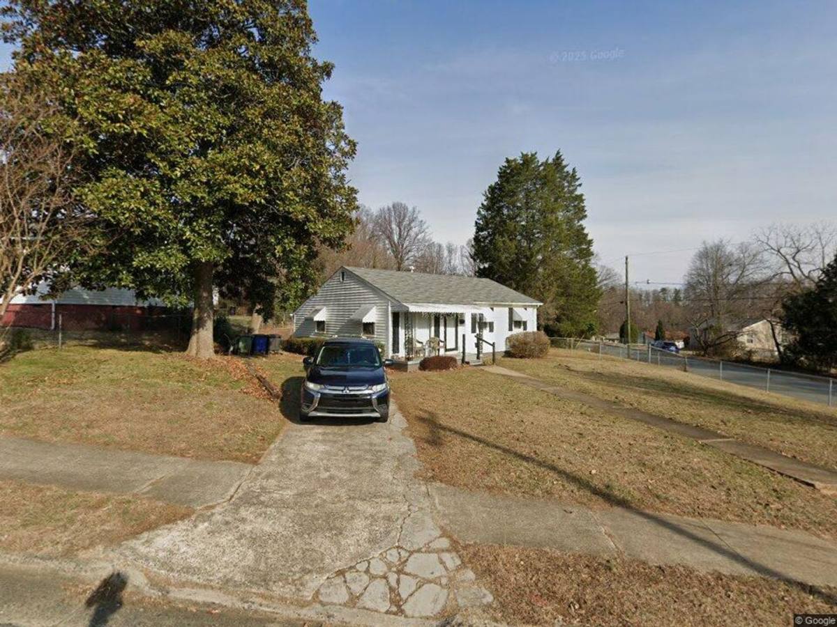 House for rent at 2097 E 12th St, Winston Salem, NC 27105