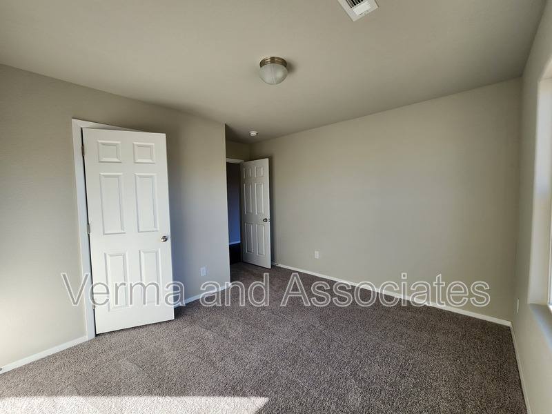 House for rent at 1730 King Rd, Centerton, AR 72719