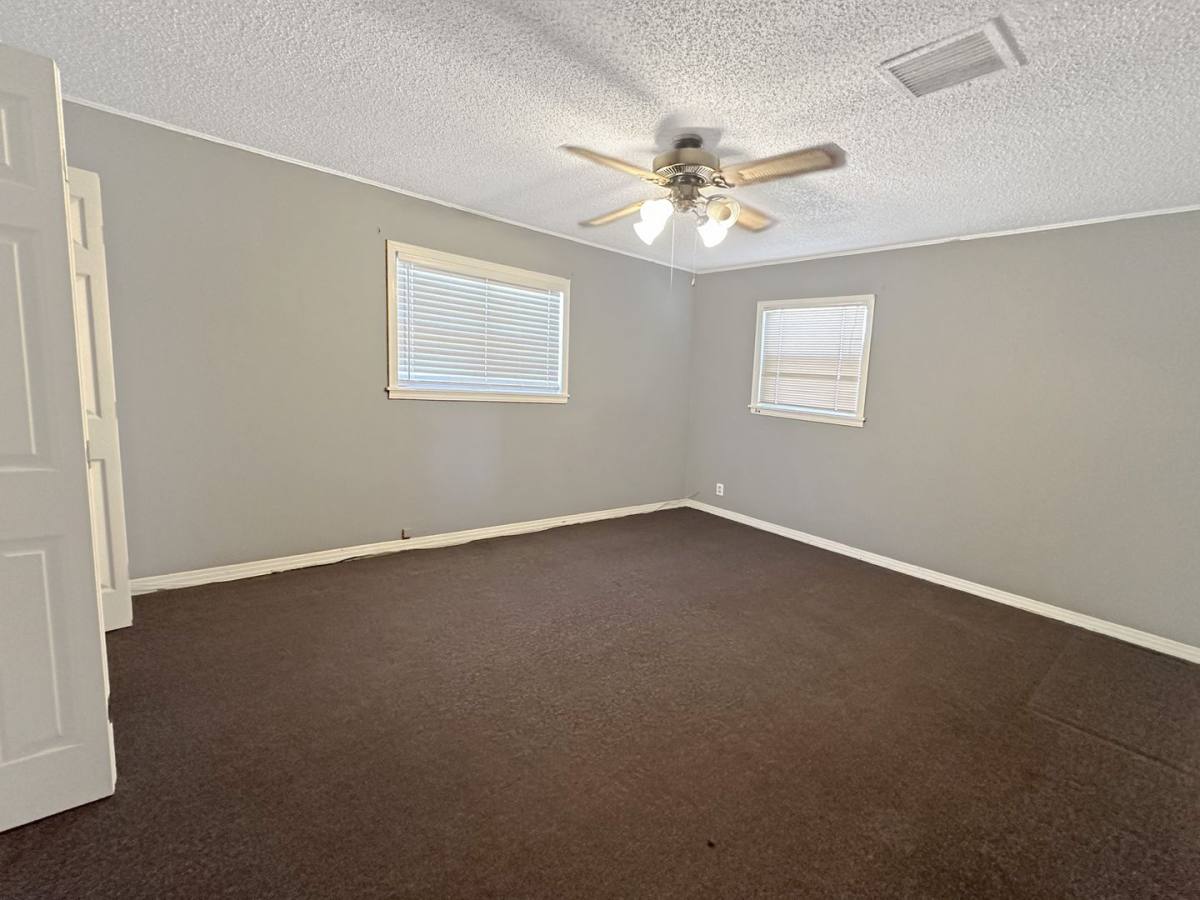 House for rent at 514 W Ave, Hobbs, NM 88240