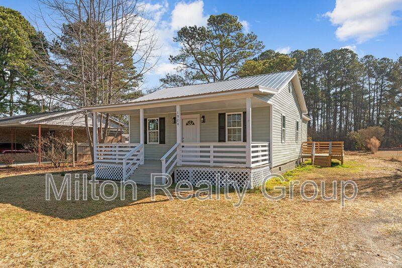 House for rent at 1920 Greenpath Rd, Dunn, NC 28334