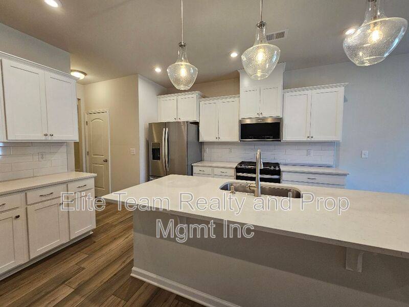 House for rent at 3108 Cheyney Park Dr, Charlotte, NC 28269