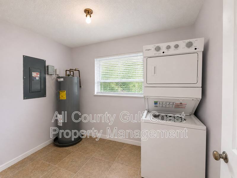 House for rent at 4222 Olive Ave, Sarasota, FL 34231