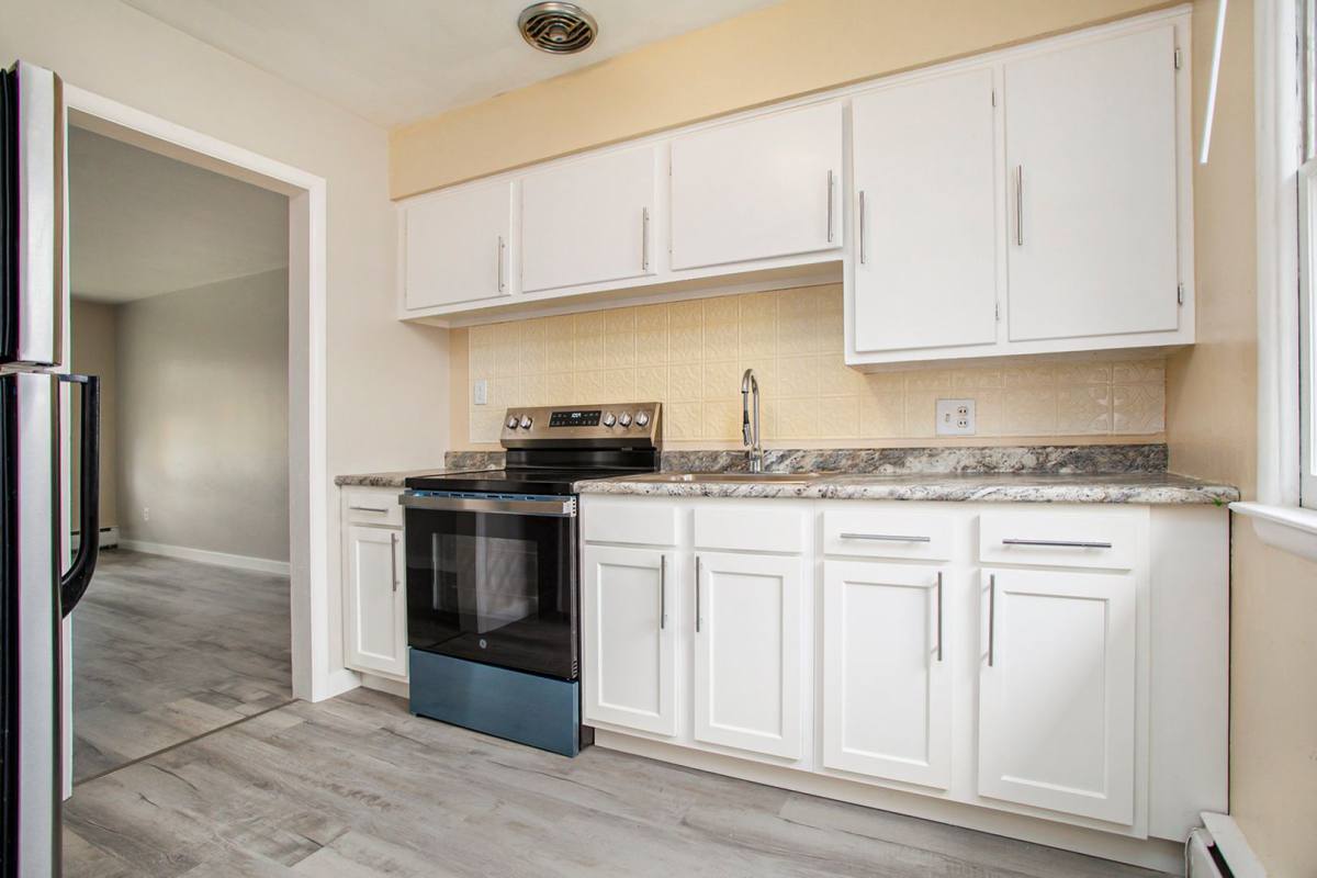Apartment for rent at 103 Devon Ave #C1, Kalamazoo, MI 49004