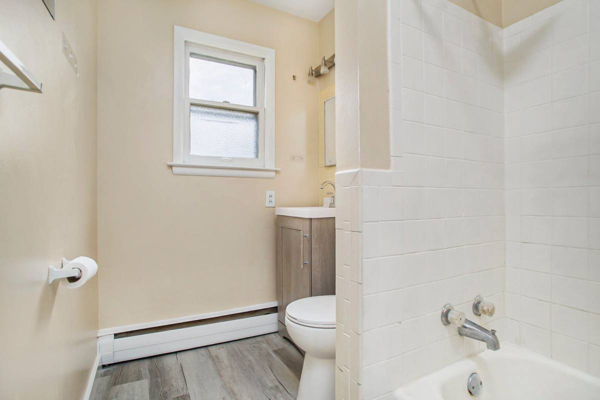 Apartment for rent at 103 Devon Ave #C1, Kalamazoo, MI 49004