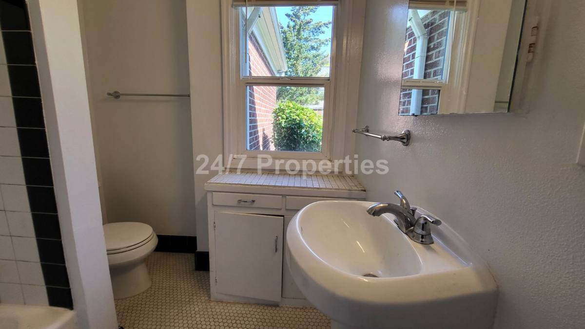 Apartment for rent at 3311 NE Going St, Portland, OR 97211