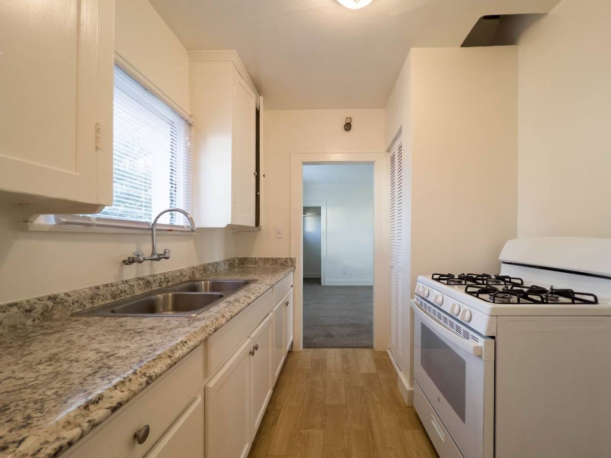 Apartment for rent at 803 Lindaraxa Park N, Alhambra, CA 91801