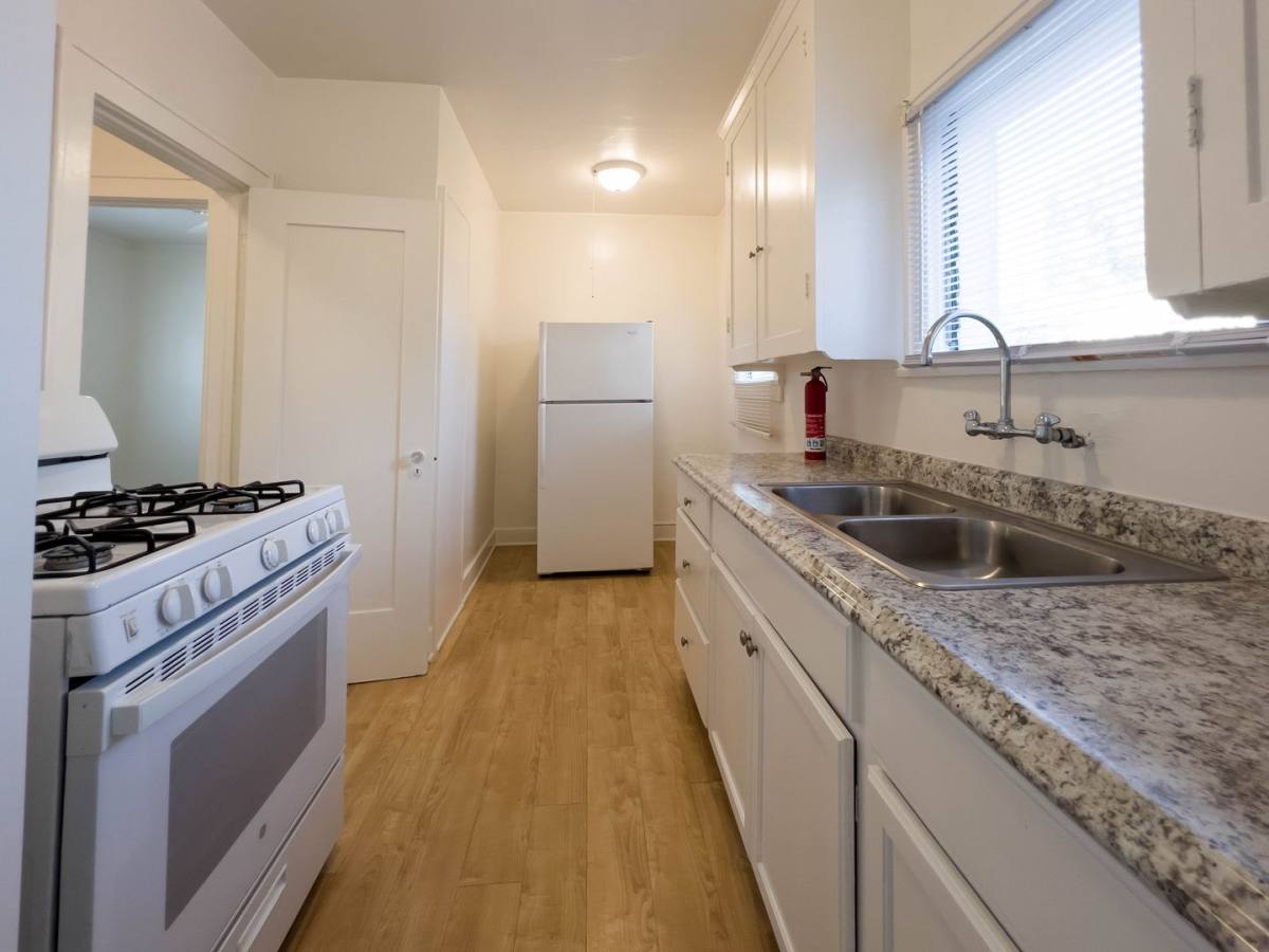 Apartment for rent at 803 Lindaraxa Park N, Alhambra, CA 91801
