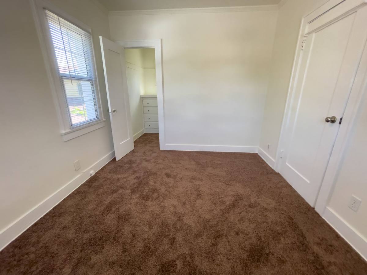 Apartment for rent at 803 Lindaraxa Park N, Alhambra, CA 91801