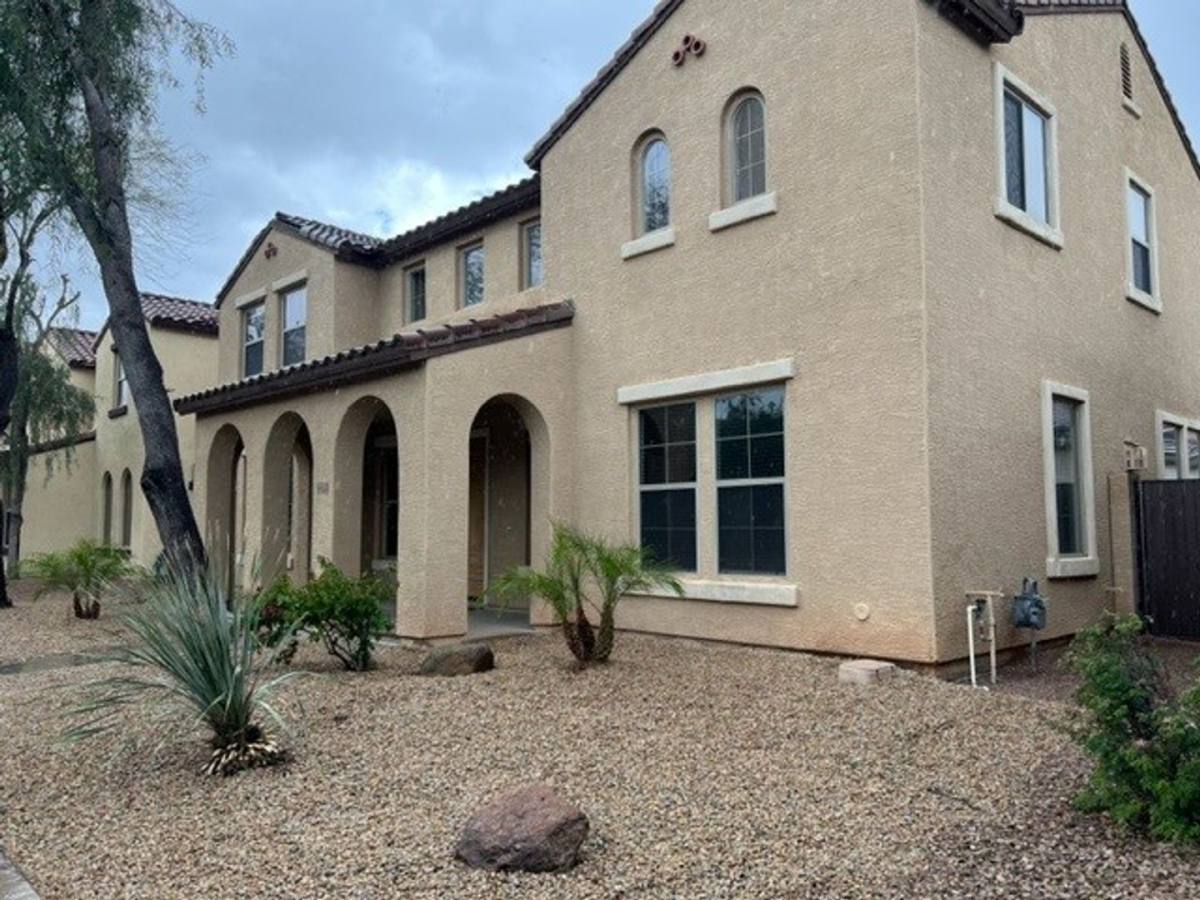 House for rent at 1922 S Sunnyvale Ave, Gilbert, AZ 85295