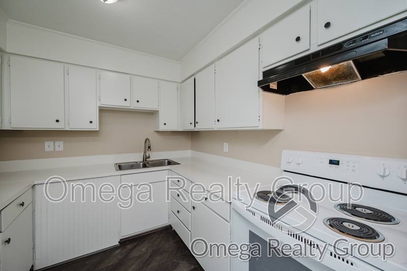 Apartment for rent at 3384 McGehee Rd #C, Montgomery, AL 36111