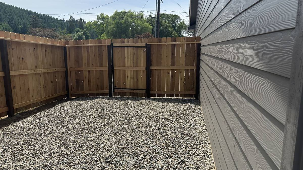 House for rent at 420 SE First St, Oakland, OR 97462
