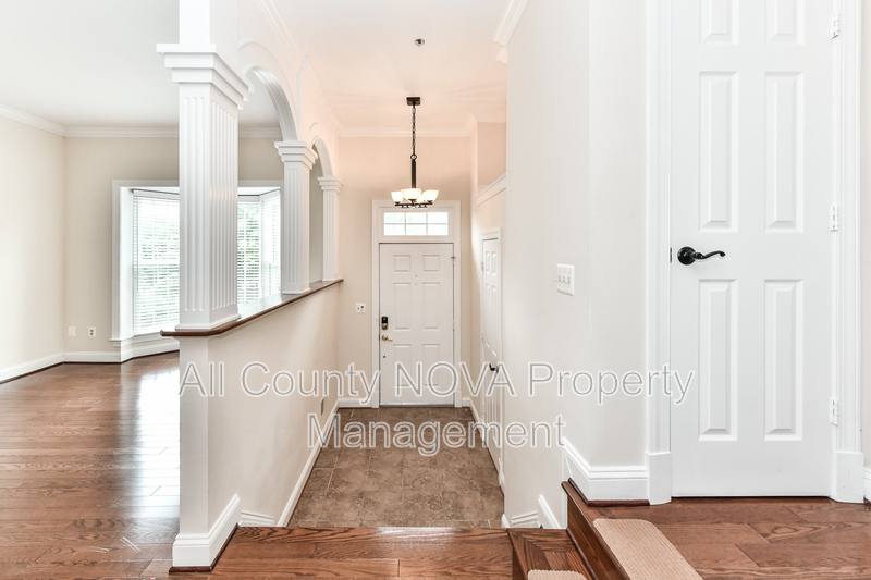 Townhouse for rent at 6006 Kelsey Court, Falls Church, VA 22044