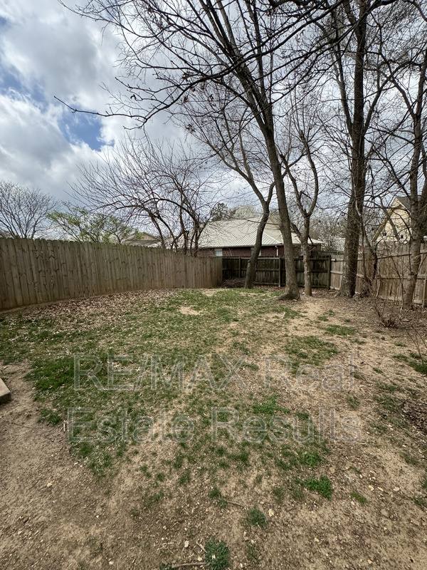 Apartment for rent at 1523 N Dawn Dr, Fayetteville, AR 72703