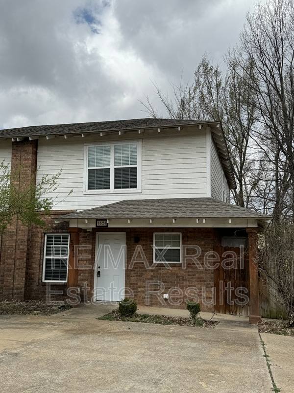 Apartment for rent at 1523 N Dawn Dr, Fayetteville, AR 72703
