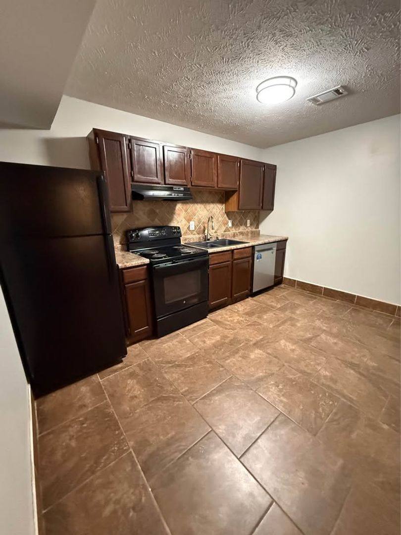 Townhouse for rent at 172 S Killarney Lane, Richmond, KY 40475