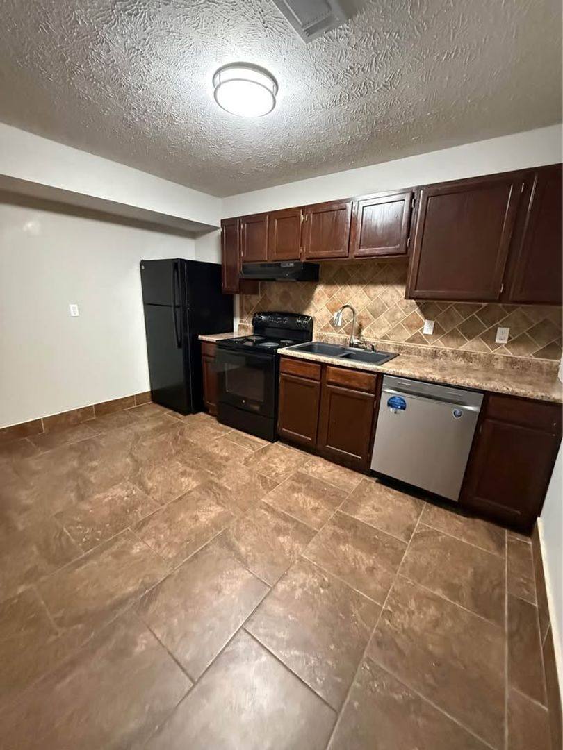 Townhouse for rent at 172 S Killarney Lane, Richmond, KY 40475