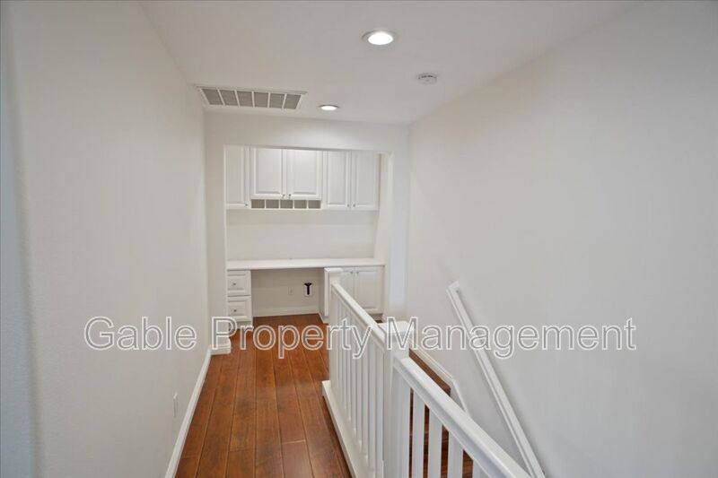 Townhouse for rent at 28371 Mirabelle Lane, Santa Clarita, CA 91350