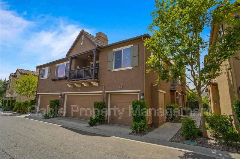Townhouse for rent at 28371 Mirabelle Lane, Santa Clarita, CA 91350