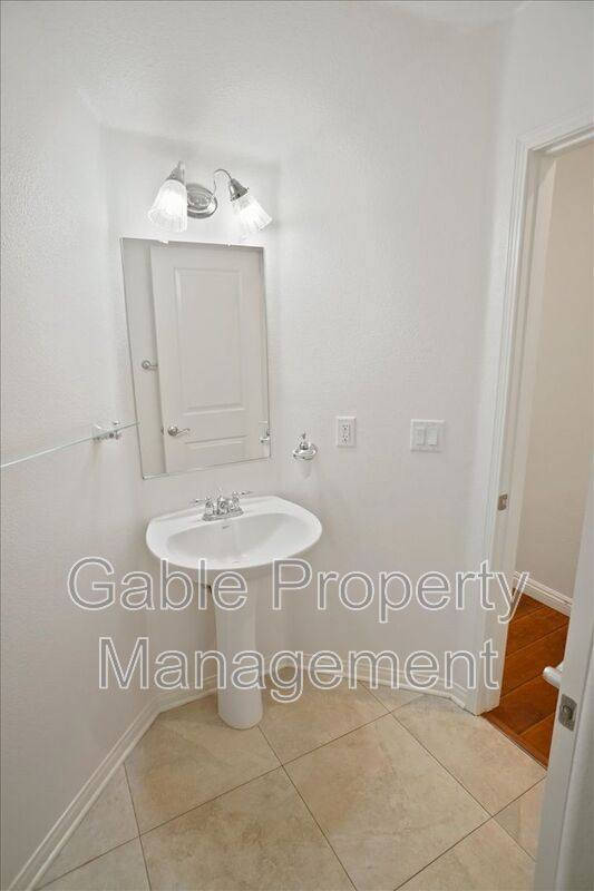 Townhouse for rent at 28371 Mirabelle Lane, Santa Clarita, CA 91350