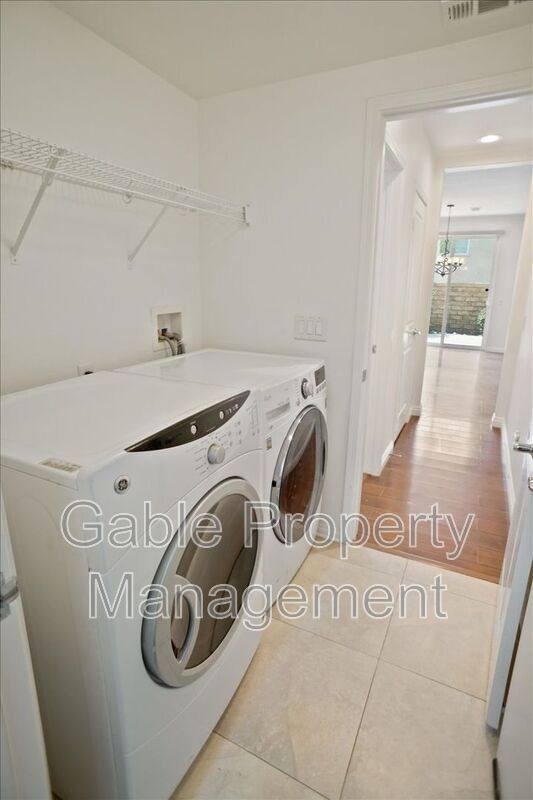 Townhouse for rent at 28371 Mirabelle Lane, Santa Clarita, CA 91350