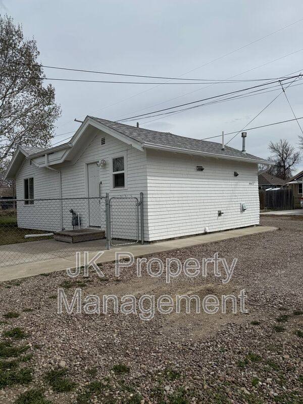 Apartment for rent at 1824 6th Ave N, Great Falls, MT 59401