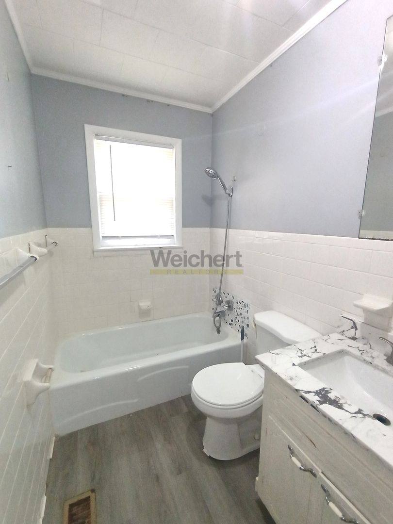House for rent at 809 Thomas St, Paragould, AR 72450