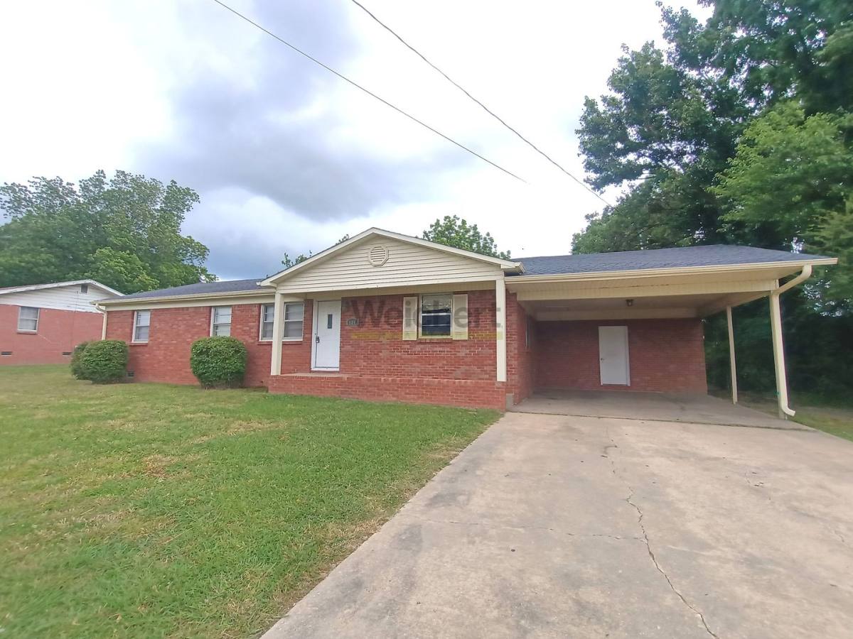 House for rent at 809 Thomas St, Paragould, AR 72450