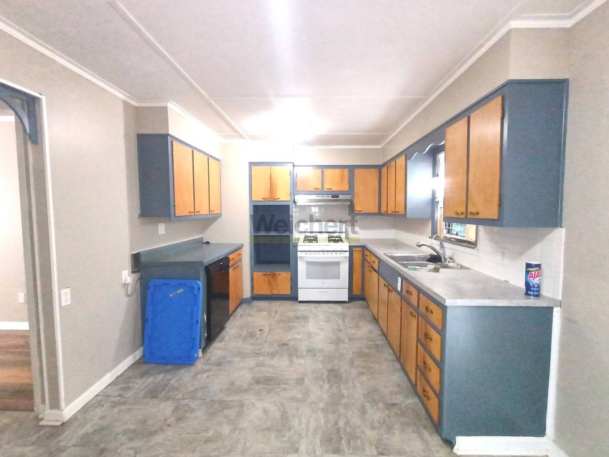 House for rent at 809 Thomas St, Paragould, AR 72450