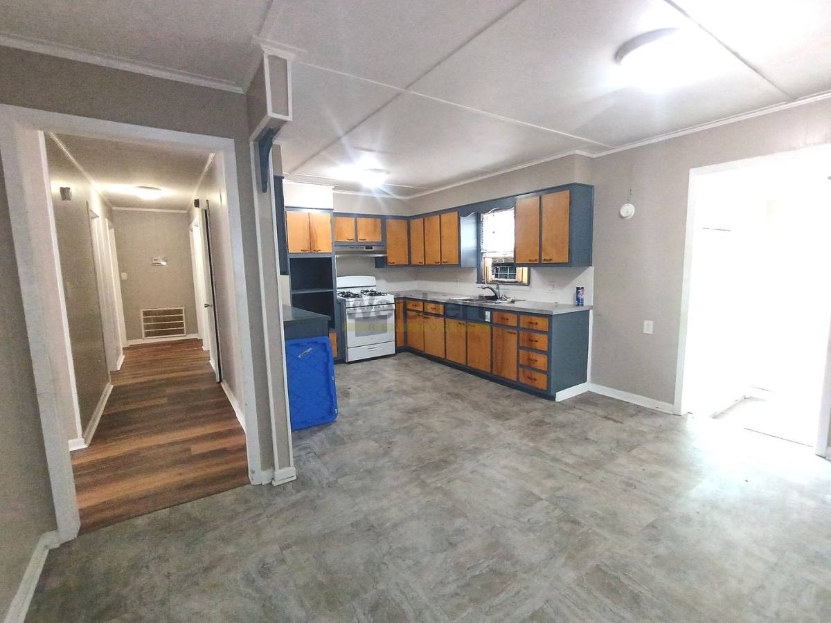 House for rent at 809 Thomas St, Paragould, AR 72450