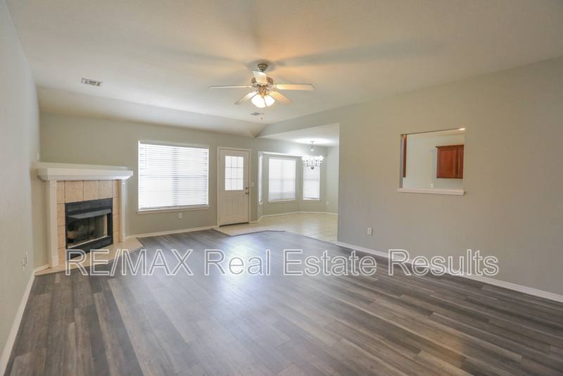 House for rent at 1907 SW Columbus Rd, Bentonville, AR 72713