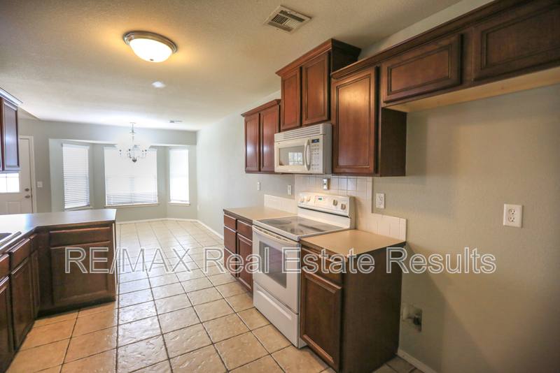 House for rent at 1907 SW Columbus Rd, Bentonville, AR 72713