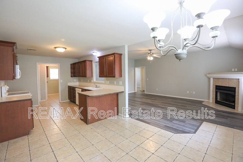 House for rent at 1907 SW Columbus Rd, Bentonville, AR 72713