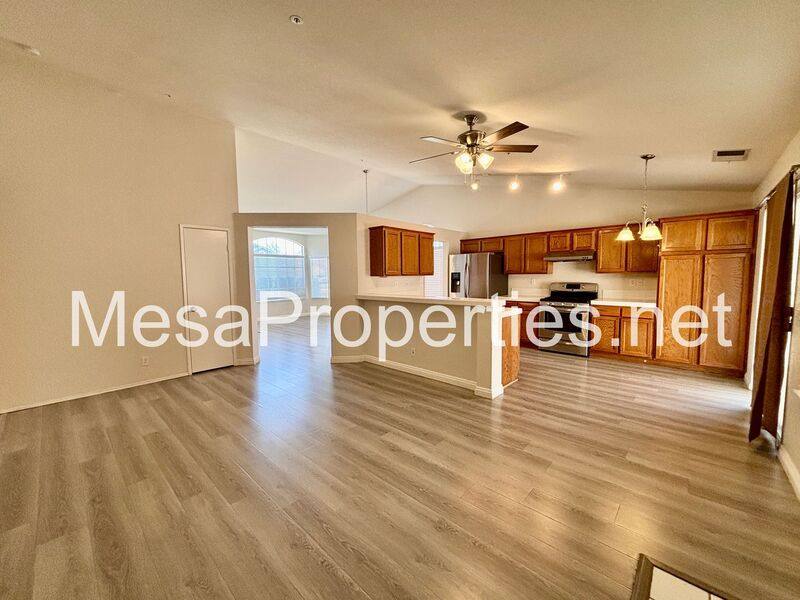 House for rent at 2816 W Fairview Dr, Rialto, CA 92377