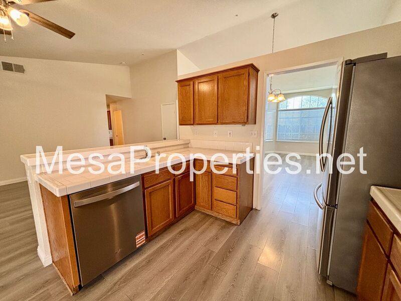 House for rent at 2816 W Fairview Dr, Rialto, CA 92377