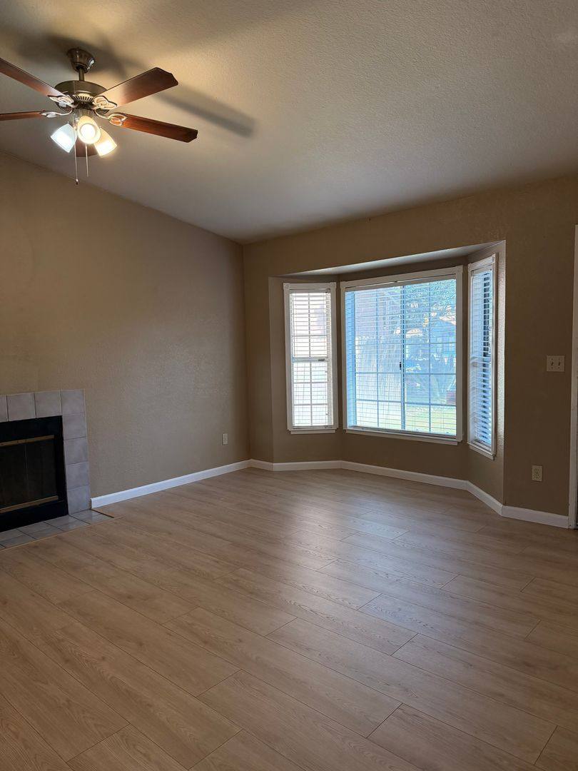 House for rent at 8148 Lenhart Rd, Sacramento, CA 95828