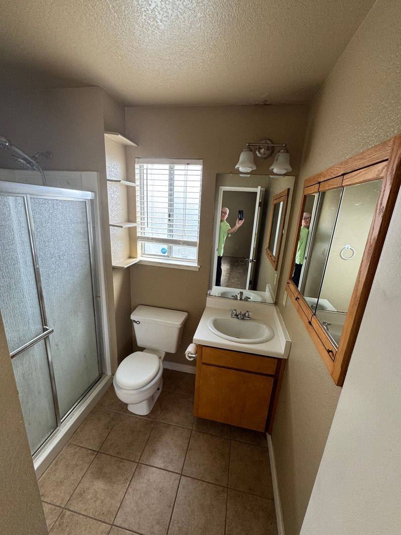 House for rent at 8148 Lenhart Rd, Sacramento, CA 95828