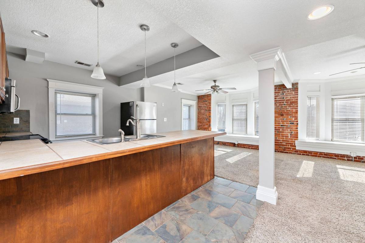 Apartment for rent at 218 W 34th St, Kansas City, MO 64111