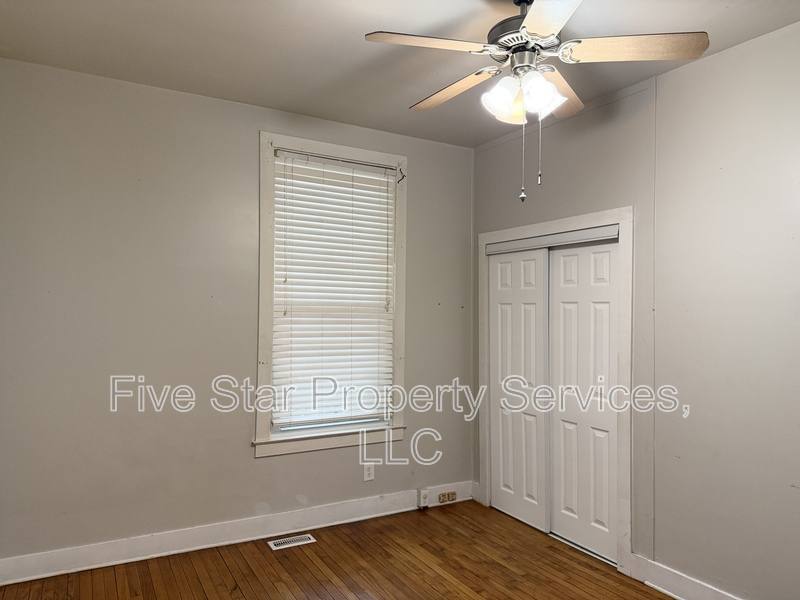 Apartment for rent at 109 S Walnut St, Springfield, IL 62704