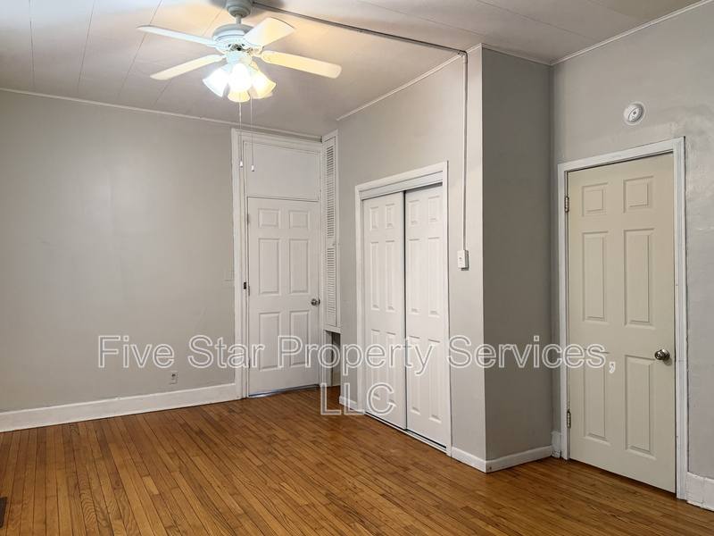Apartment for rent at 109 S Walnut St, Springfield, IL 62704