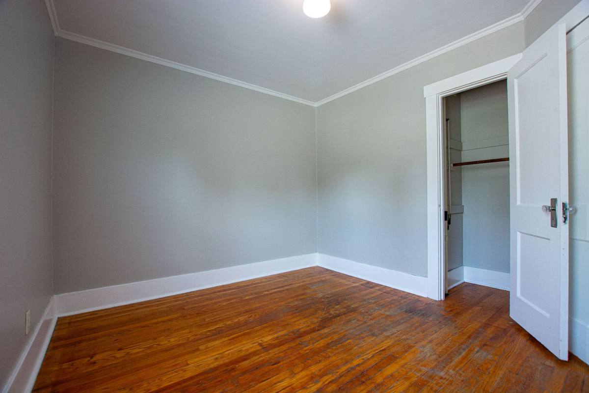 House for rent at 996 S 50th St, Omaha, NE 68106