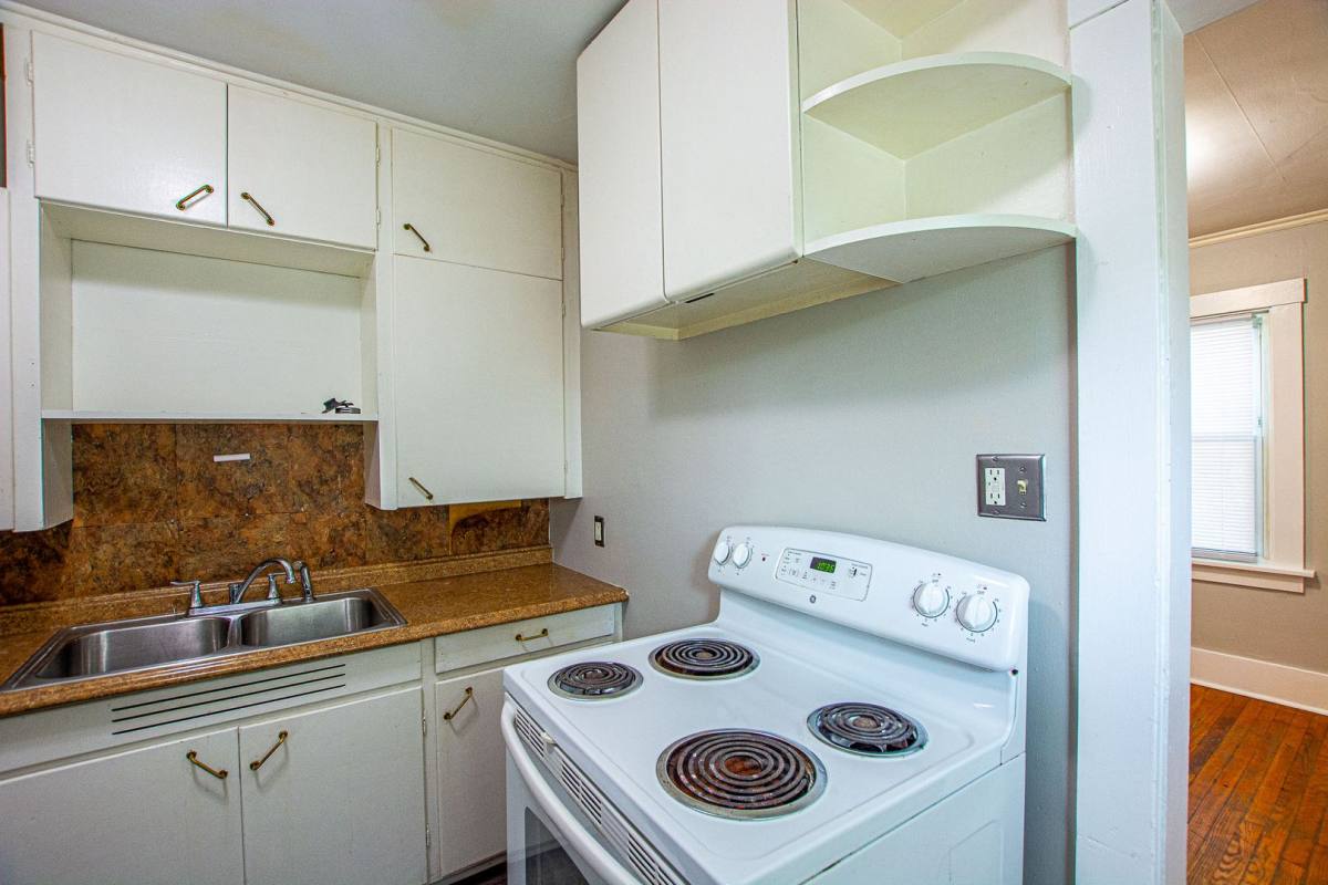 House for rent at 996 S 50th St, Omaha, NE 68106