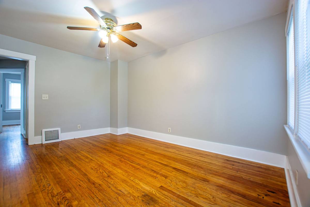 House for rent at 996 S 50th St, Omaha, NE 68106