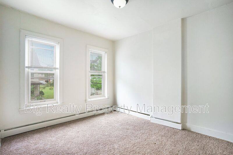Apartment for rent at 40 E 3rd St #2, Pottstown, PA 19464