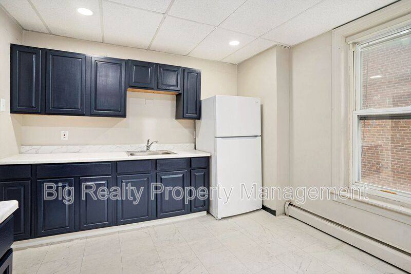 Apartment for rent at 40 E 3rd St #2, Pottstown, PA 19464