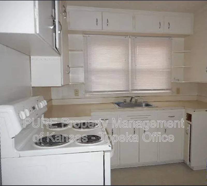 Apartment for rent at 1239 SW Oakley Ave #3, Topeka, KS 66604