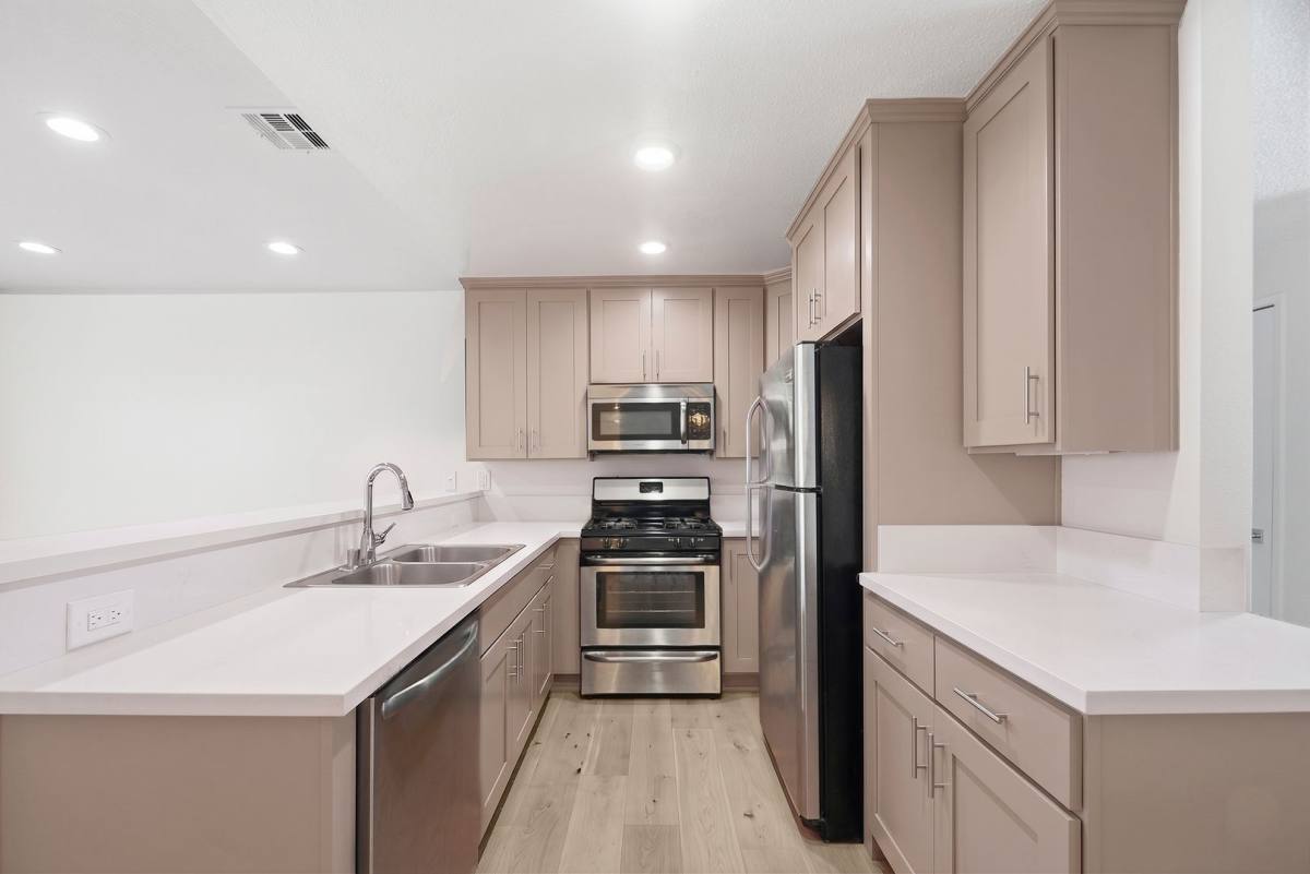 Apartment for rent at 832 Croft Ave, West Hollywood, CA 90069