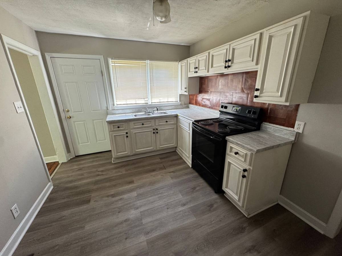 House for rent at 1103 McArthur Ave, Charlotte, NC 28206