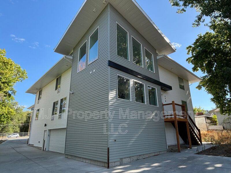 Apartment for rent at 498 E Fort Union Blvd, Midvale, UT 84047