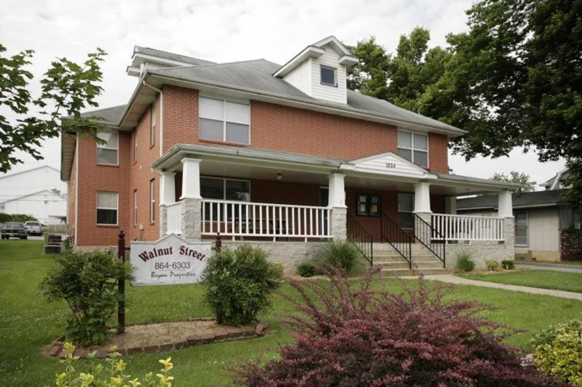 Apartment for rent at 1024 E Walnut St, Springfield, MO 65806